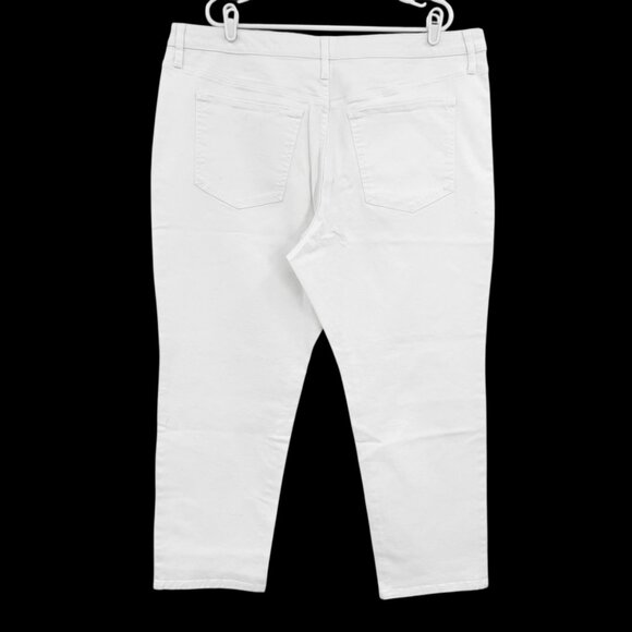 NWT Terra & Sky Womens Straight High Rise Stretch White Denim Jeans Plus Sz 20WP - Picture 2 of 9